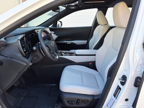 Used 2024 Lexus RX 350 Premium w/ Convenience Package AWD/4WD image 17