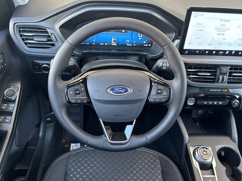 New 2025 Ford Escape Active w/ Active Premium Tech Pack image 15