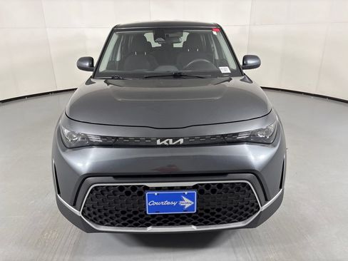Used 2023 Kia Soul LX w/ LX Technology Package FWD image 3