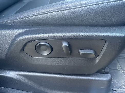 Used 2023 Chevrolet Tahoe Z71 image 24