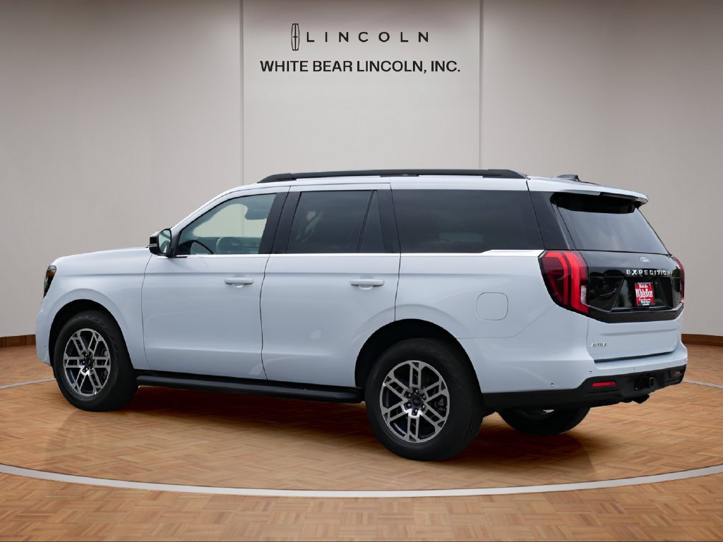 Used 2025 Ford Expedition Active AWD/4WD image 7