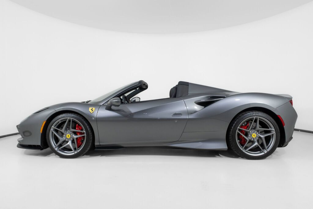 Used 2022 Ferrari F8 Tributo RWD image 3