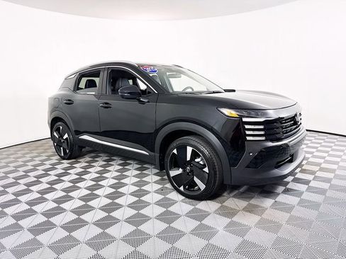 Certified 2025 Nissan Kicks SR image 28