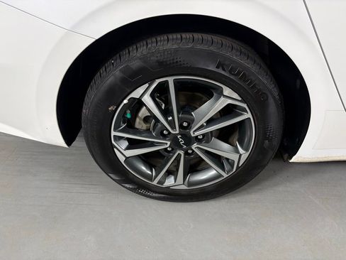 Used 2024 Kia Forte LXS image 13