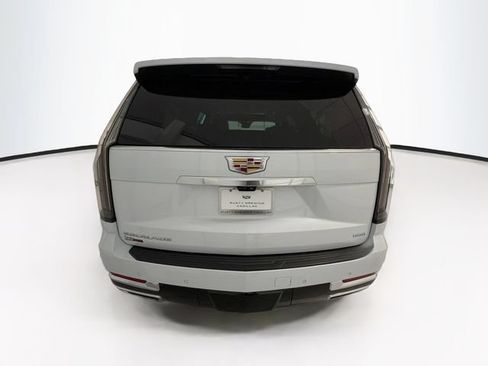 Used 2026 Cadillac Escalade ESV Luxury AWD/4WD image 6