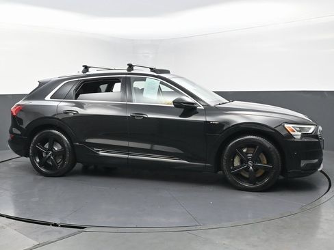 Used 2019 Audi e-tron Prestige w/ Prestige Package image 6