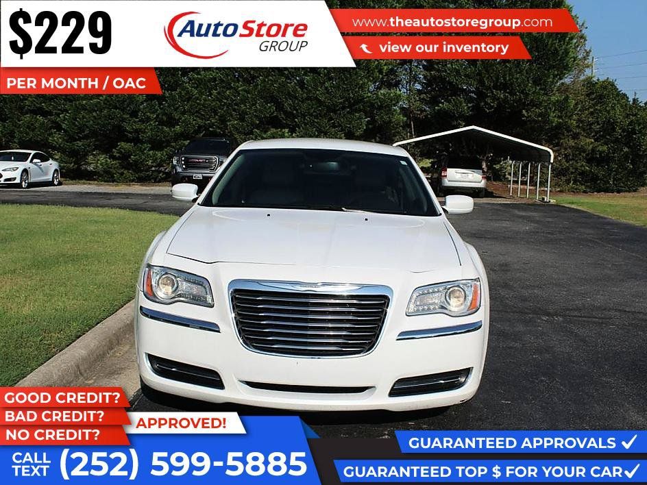 Used 2014 Chrysler 300 RWD image 3