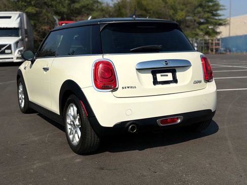 Used 2014 MINI Cooper 2-Door Hardtop image 3