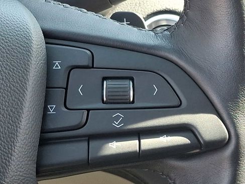 Used 2019 Cadillac XT4 Luxury w/ Cold Weather Package image 23