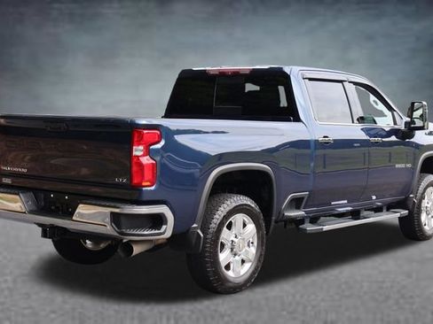 Used 2022 Chevrolet Silverado 2500 LTZ w/ LTZ Premium Package AWD/4WD image 3