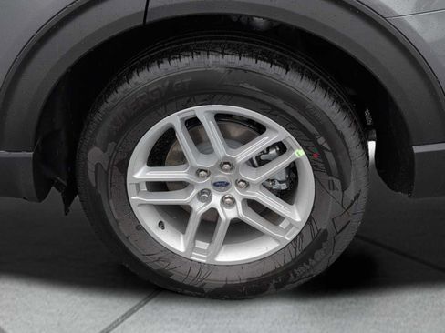 New 2026 Ford Explorer Active RWD image 12