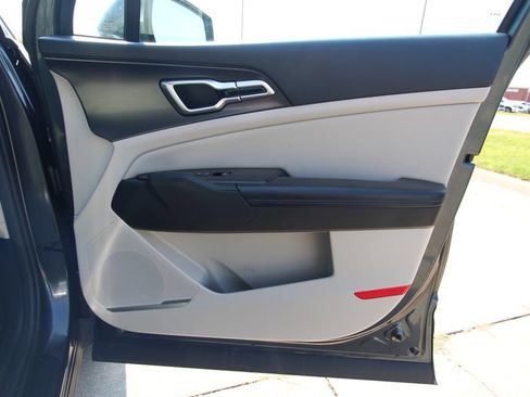 Used 2023 Kia Sportage EX FWD image 40