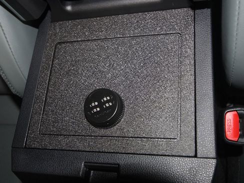 Used 2025 Toyota 4Runner Trailhunter image 25