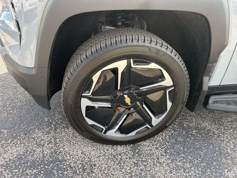 New 2026 Chevrolet Silverado EV LT image 10