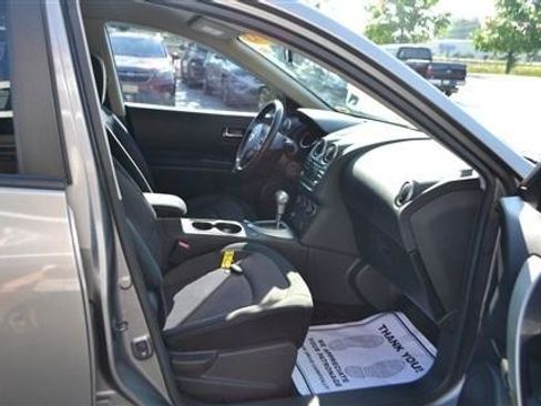 Used 2013 Nissan Rogue SV AWD/4WD image 18