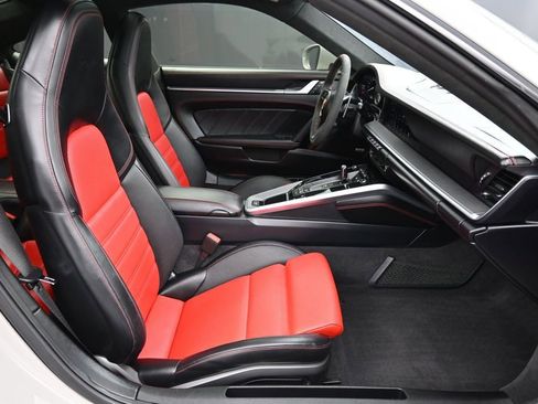 Certified 2022 Porsche 911 Turbo AWD/4WD image 30