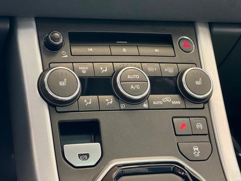 Used 2015 Land Rover Range Rover Evoque Dynamic image 28