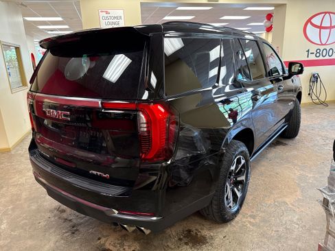 Used 2025 GMC Yukon AT4 w/ AT4 Premium Plus Package AWD/4WD image 15