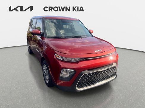 Certified 2022 Kia Soul LX FWD image 3