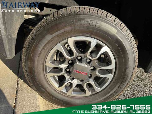 Used 2024 GMC Sierra 2500 SLT w/ SLT Premium Package image 34