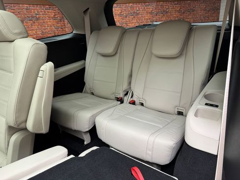 New 2026 Mercedes-Benz GLS 450 4MATIC image 4