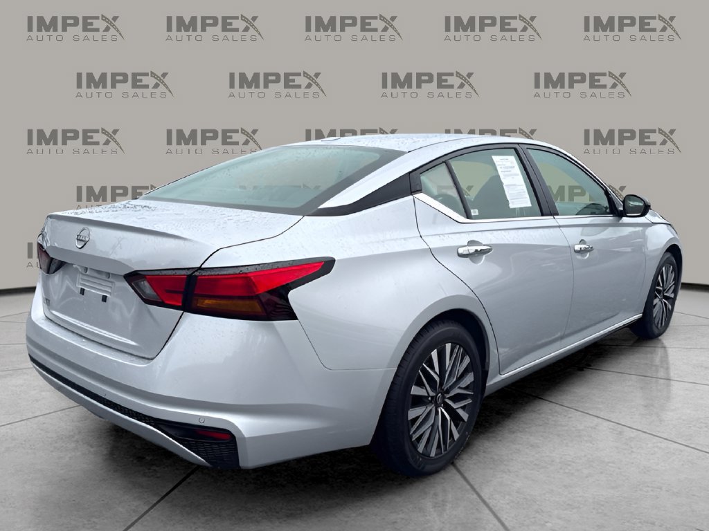Used 2025 Nissan Altima 2.5 SV FWD image 5