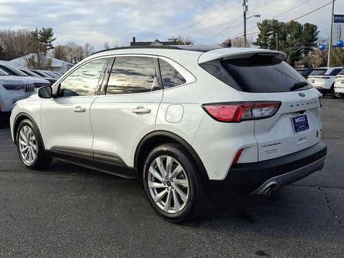 Used 2021 Ford Escape Titanium w/ Titanium Elite Package image 4