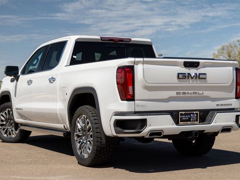 Used 2023 GMC Sierra 1500 Denali Ultimate AWD/4WD image 10