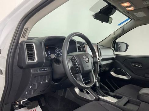Used 2023 Nissan Frontier SV w/ Tow Package RWD image 11