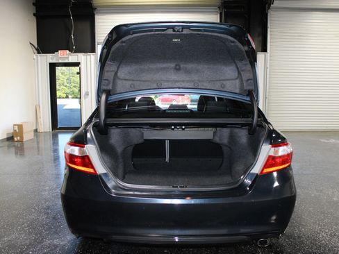 Used 2016 Toyota Camry XSE image 28