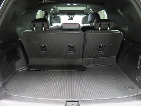 Used 2024 Chevrolet Traverse RS image 41