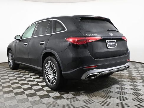 Used 2024 Mercedes-Benz GLC 300 4MATIC image 5