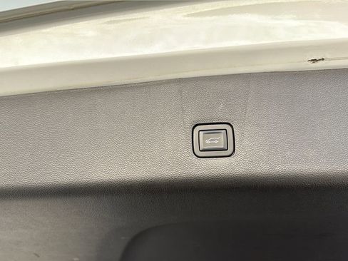 Used 2019 Chevrolet Traverse Premier w/ Redline Edition image 22