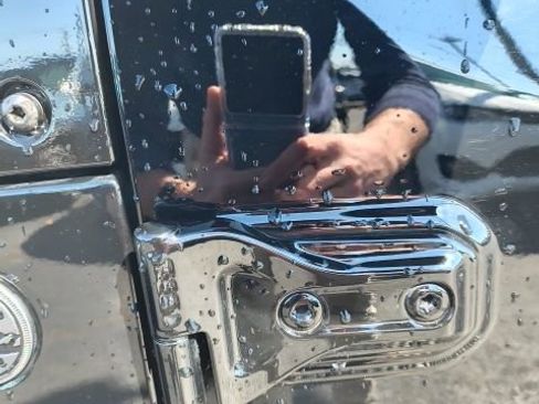 Used 2022 Jeep Gladiator Overland AWD/4WD image 35