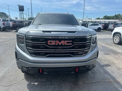 Used 2024 GMC Sierra 1500 AT4 w/ Technology Package AWD/4WD image 3
