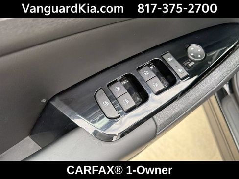 Certified 2025 Kia Sportage EX FWD image 17