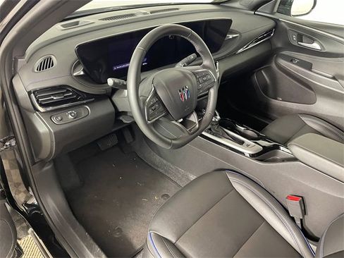Certified 2025 Buick Envista Sport Touring w/ Convenience II Package image 3