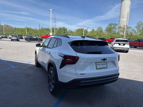 Used 2024 Chevrolet Trax RS w/ Driver Confidence Package image 19