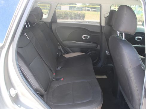 Used 2017 Kia Soul FWD image 24
