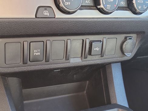 Used 2022 Toyota Tacoma SR image 24