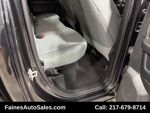 Used 2018 RAM 1500 Express w/ Black Ram 1500 Express Group AWD/4WD image 43