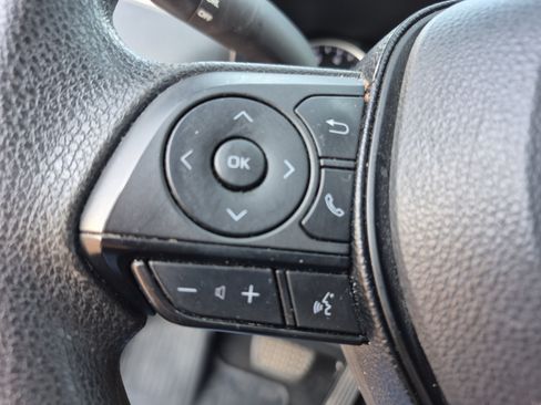 Used 2020 Toyota RAV4 LE AWD/4WD image 16