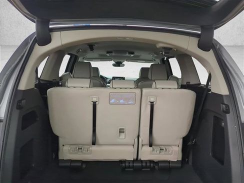 New 2026 Honda Odyssey Touring image 8