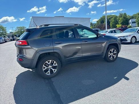 Used 2015 Jeep Cherokee Trailhawk AWD/4WD image 8