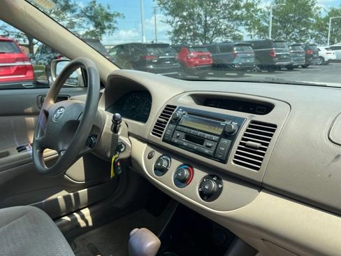 Used 2004 Toyota Camry LE FWD image 26