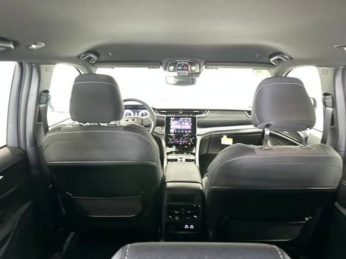 New 2025 Jeep Grand Cherokee Laredo w/ Luxury Tech Group I image 8