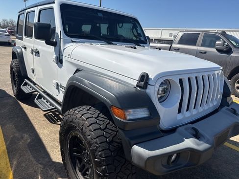 Used 2018 Jeep Wrangler Unlimited Sport image 2
