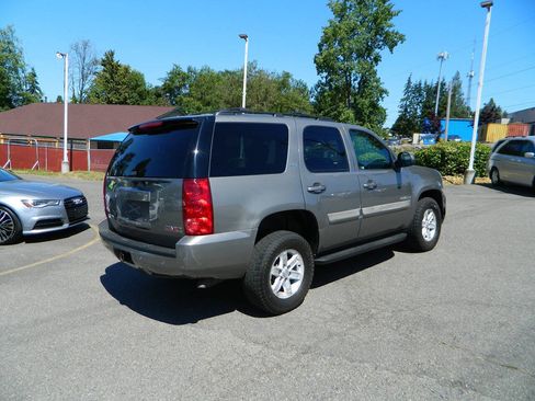 Used 2008 GMC Yukon SLT w/ SLT Preferred Equipment Group AWD/4WD image 8