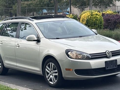 Used 2011 Volkswagen Jetta SE FWD image 4