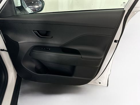 Used 2025 Hyundai Kona SEL FWD image 32